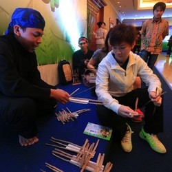 Mengajak Pemain Seolah Bersantai di Taman Kota dalam Welcome Dinner