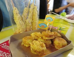 Telur Gulung Jajanan SD Bisa Anda Nikmati di Kampoeng Tempo Doeloe