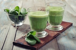 Padu Padan Sayuran dan Buah Ini Bikin Green Smoothies Makin Enak (1)