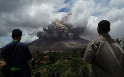BNPB: Status Gunung Sinabung Ditingkatkan Menjadi Awas