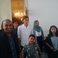 Jokowi Ajak Slank dan Keluarganya Makan Siang di Istana