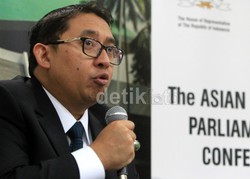 Anggota Dewan Disebut Jadi Klien SB, Fadli Zon: Kalau Punya Fakta, Sebut Saja!