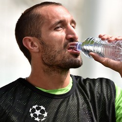 Cedera Betis, Chiellini Terancam Absen Lawan Barca