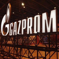 Hot! Perempuan Cantik Rusia Main Voli di Pameran Gas Dunia