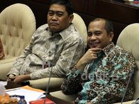 Menteri Marwan Rapat Kerja dengan Komisi II DPR