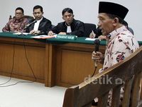 Fuad Amin Bersaksi untuk Abdur Rouf