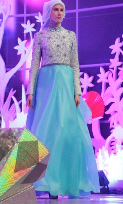 Shafira Rilis Busana Lebaran Terinspirasi dari Bangsawan Inggris