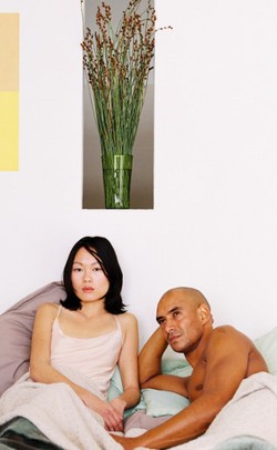 4 Kesalahan Foreplay yang Bisa Membuat Pasangan Malas Bercinta