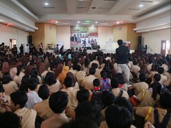 Siswa SMKN 8 Ikut Unjuk Gigi di School Hot Music