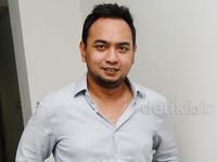 Bebi Romeo Gaet B3 hingga Sandhy Sondoro di Album Kompilasi