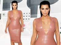 Hamil 3 Bulan, Kim Kardashian Seksi Berbaju Superketat