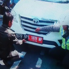 Warna Plat Diubah, Mobil Dinas Tersangka Kasus Bawaslu Terjaring Operasi