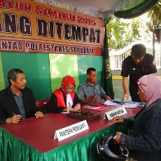 82 Pelanggar Lalu Lintas Jalani Sidang di Tempat di Taman Bungkul