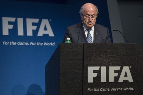 Mundur Setelah Baru Terpilih Lagi, Ada Apa dengan Blatter?