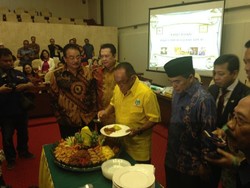 Hasil Munas Riau Hangus Oktober, Ical Percayakan Masa Depan Golkar ke JK