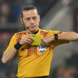 Juve vs Barca Dipimpin Wasit Cakir yang Royal Beri Kartu