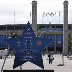 Memburu Treble di Olympiastadion