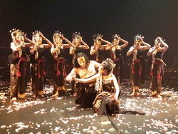 Atilah Kolaborasikan Musik Cangkeman dan Tari dalam Pentas Permata Jawa