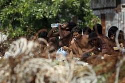 6 Hari Dibiarkan di Laut, 727 Imigran Akhirnya Dibawa ke Myanmar