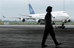 Beli Tiket Garuda ke Singapura, Gratis Voucher Belanja di ION Orchard