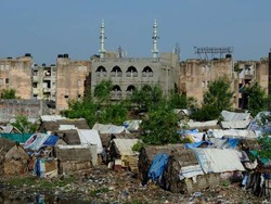 Tutup Mata! Di India, Orang Pipis & Mandi di Pinggir Jalan