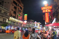 Wisata Kuliner Malam Hari di Bangkok, Asyiknya ke Chinatown
