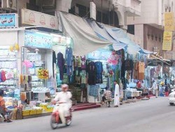 Yuk Salat, di Makkah Toko-toko Otomatis Tutup Saat Adzan