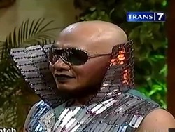 Gemar Dandan ala Drakula, Solid AG: Saya Lurus-lurus Saja