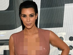 Dikabarkan Hamil Anak Kembar, Ini Jawaban Kim Kardashian