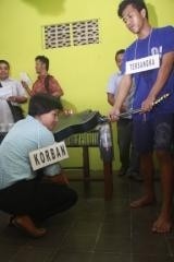 Direkonstruksi di Kantin Polisi, ini Urut-urutan Aksi Sadis Reza Bunuh Maya