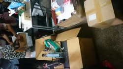 Polisi Angkut 9 Dus, 3 PC dan 1 Laptop dari Kantor Penipu Investasi Tisu