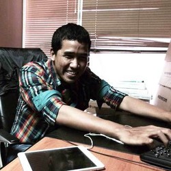 Akbar, Tunanetra di Belakang Akun Medsos Pejabat