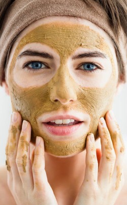 Mengenal Tren Kecantikan Dari Arang dan Lumpur