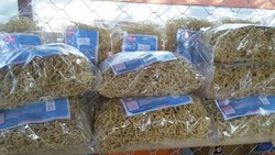 Wanita Papua Ini Sulap Rumput Laut Jadi Mie