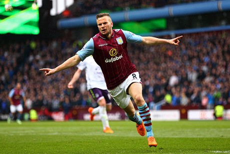 Cleverley Bereuni dengan Martinez di Everton
