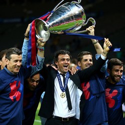 Enrique Belum Mau Konfirmasi Masa Depannya di Barcelona