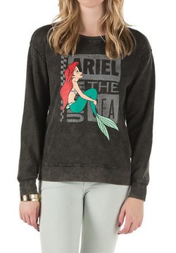 Vans Tampilkan Snow White Hingga Cinderella untuk Koleksi Musim Panas