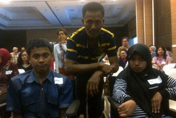 Kisah Kakak Adik Pengidap ALS, Dulu Bekerja Kini Terduduk di Kursi Roda