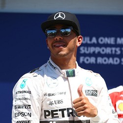 Hamilton Raih Pole, Mercedes Start 1-2