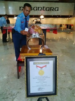 Masyarakat Boleh Lihat, Ini Koleksi Batu Akik Milik Anggota DPR yang Dipajang