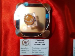 Titiek Soeharto Pamerkan Koleksi Akik Bergambar Lafaz Allah di Pameran di DPR