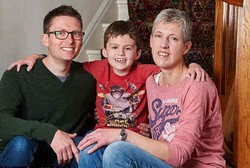 Buta karena Tiga Tumor Tumbuh di Matanya, Fintan Tak Menyerah