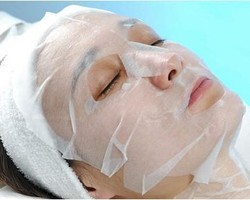 Manfaat Masker Tisu, Melembabkan Hingga Membuat Kulit Lebih Halus