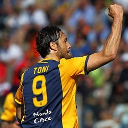 Toni 99 Persen Tetap di Verona