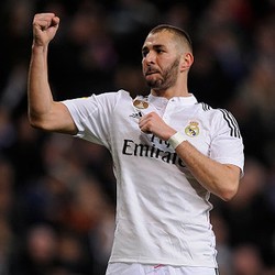 Benzema Dikaitkan dengan MU, Agen: Dia Ingin Pensiun di Madrid