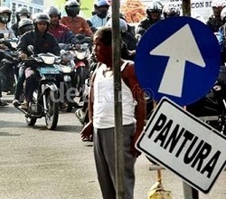 H-15 Lebaran, Perbaikan Jalan di Kabupaten Bekasi Diharapkan Selesai