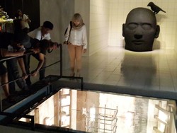 Awas, Jatuh! Ilusi Lubang Menganga Mimefield di ART|JOG|8