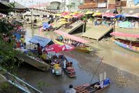 Belanja Anti Mainstream di Pasar Apung Amphawa, Thailand