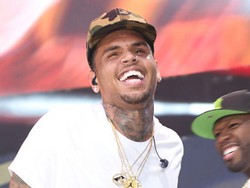 Semoga Chris Brown Benar-benar Konser di Indonesia