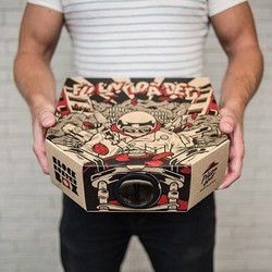 Unik, Kotak Pizza Bisa Jadi Proyektor Film